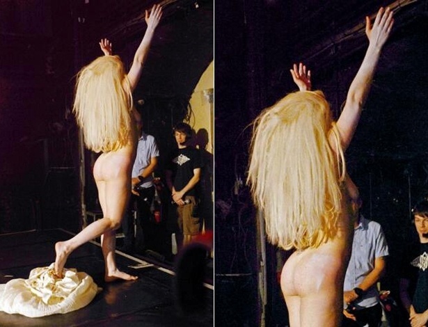 Lady Gaga totalmente nua no palco