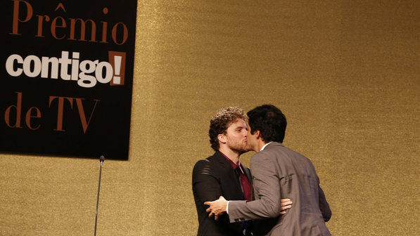 Fragoso e Solano se beijaram no palco