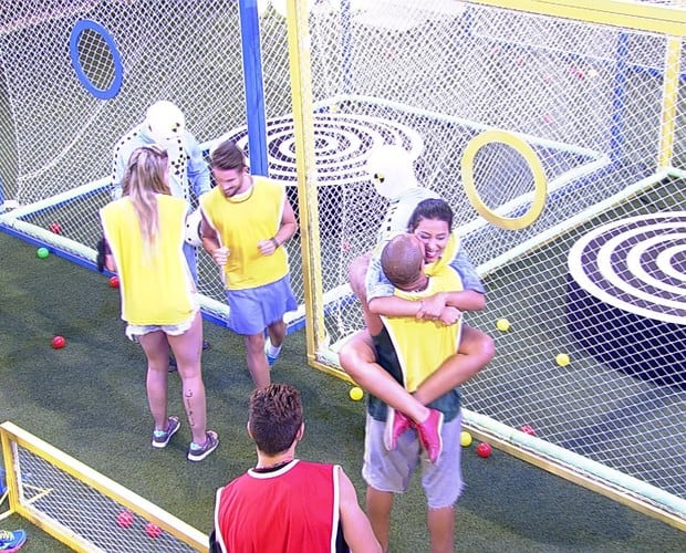 Rafael, Aline, Fernando e Talita vencem prova da liderança;  ex-jogador de futebol fica com a liderança